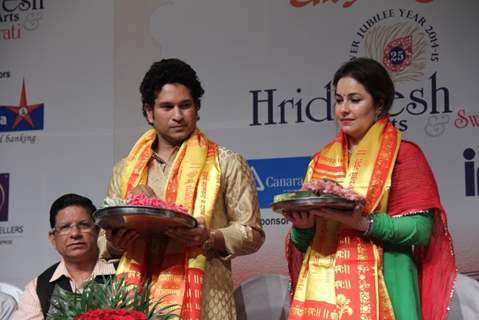 Sachin Tendulkar felicitated on Lata Mangeshkar's 85th Birthday