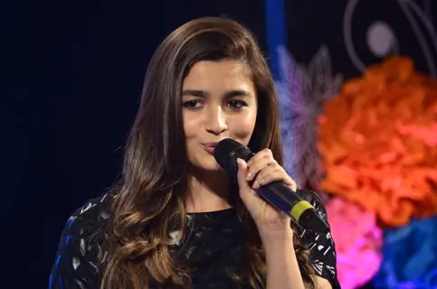 Alia Bhatt interacts with the audience at Jabong