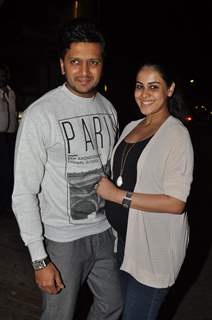 Riteish Deshmukh poses with Genelia at Nido