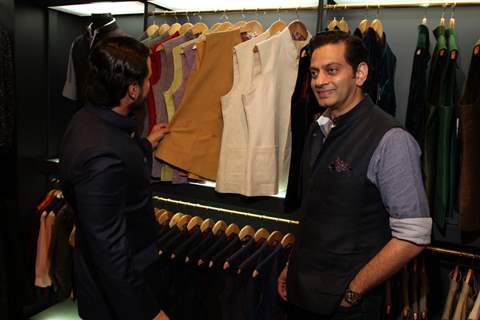 Saif Ali Khan Unveils Raghavendra Rathore's Men's Jewellery at his New Bandra Store