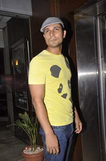 Randeep Hooda poses for the media at the Special Screening of Haider hosted by Tabu