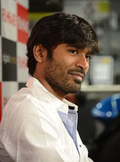 Dhanush at Filmfare Readers Meet at the Reliance Digital Store