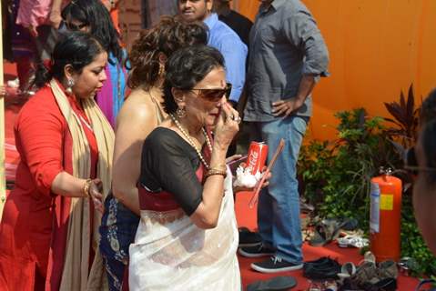 Tanuja snapped at North Bombay Sarbojanin Durga Puja
