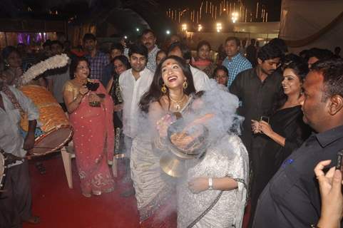 Rituparna does the traditional Bengali dance at DN Nagar Durga Pooja