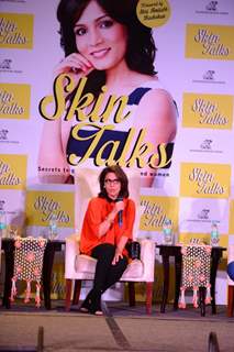 Neetu Singh addresses the media at Jaishree Sharad's Book Launch