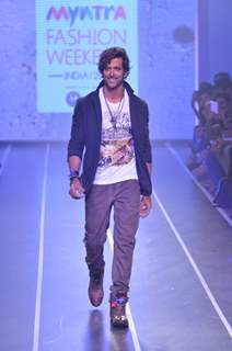 Hrithik Roshan walks the ramp at Myntra Fashion Weekend Finale