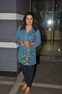 Farah Khan poses for the media at Sanjay Kapoor's Residence