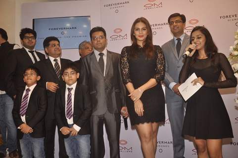 Huma Qureshi was snapped at Om Jewelers Store
