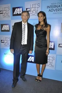 Lisa Haydon poses with a guest at IAA Knowledge Seminar