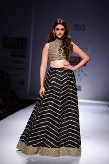 Aditi Rao Hydari walks the ramp for Payal Sinhal at the Wills Lifestyle India Fashion Week Day 3