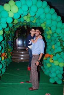 Vikas Bhalla With his son at Ruhaan's Birthday Party