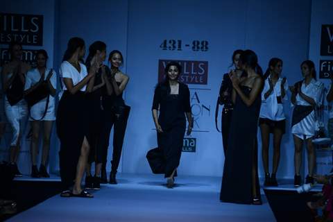 Shweta Kapur showcases her collection at Wills Lifestyle India Fashion Week Day 4