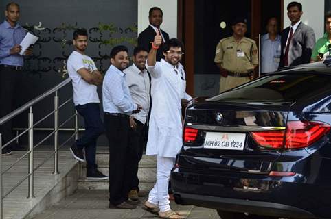 Aditya Thackeray gives a thums up at Airport while leaving for Nashik