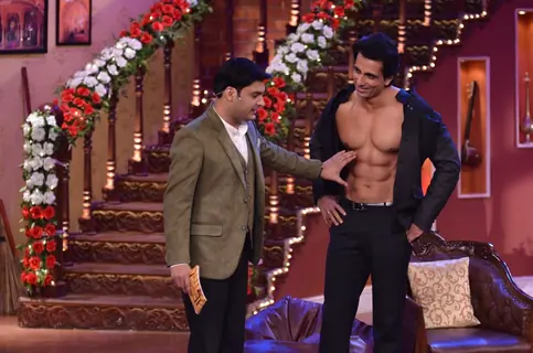 Sonu Sood went shirtless on the request of the audience on Comedy Nights with Kapil