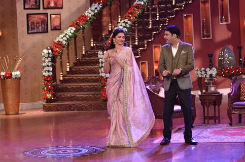 Deepika Padukone shakes a leg with Kapil Sharma on Comedy Nights with Kapil