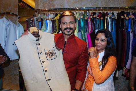 Vivek Oberoi snapped at Kirti Rathore Store Launch