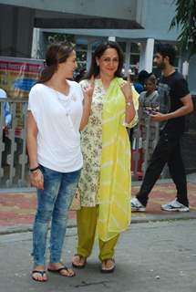 Hema Malini and Esha Deol cast their Vote