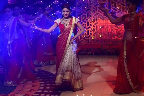 Pratyusha Banerjee performing on Dilwalon Ki Diwali
