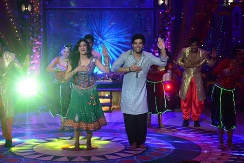 Shweta Tiwari and Kinshuk Mahajan performing on Dilwalon Ki Diwali