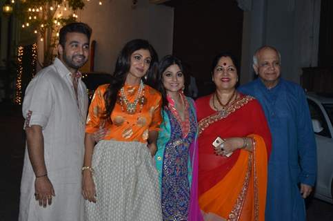 Shilpa Shetty poses with her family at the Diwali Bash