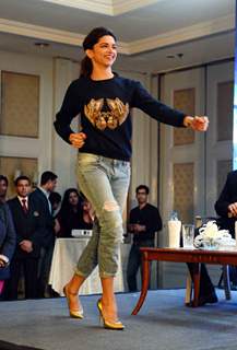 Deepika Padukone shakes a leg at the Promotions of Happy New Year in Delhi