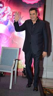 Boman Irani waves out to his Fans at the Promotions of Happy New Year in Delhi