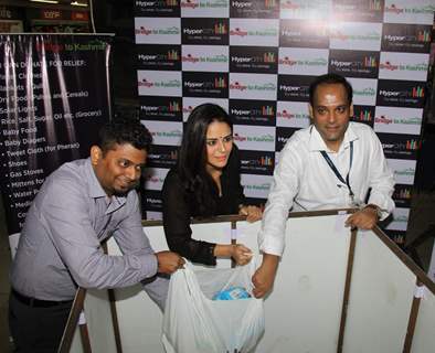 Mona Singh kicks off the donation drive at Hypercity for Kashmir