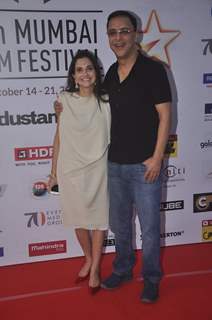 Vidhu Vinod Chopra poses with wife at the Closing Ceremony of 16th MAMI Film Festival