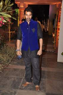 Shabbir Ahluwalia poses for the media at Sachin Joshi's Diwali Bash