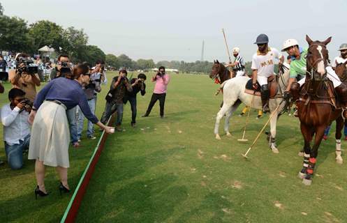 Kareena Kapoor starts the Polo Match at the Bhopal Pataudi Polo Cup 2014