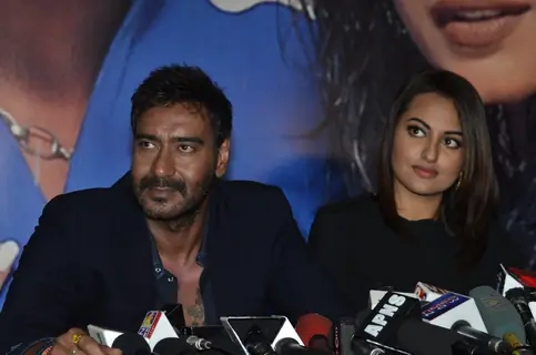 Sonakshi Sinha and Ajay Devgn snapped on the Sets of KBC 8