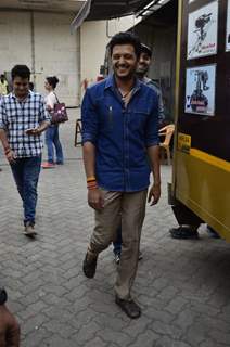 Riteish Deshmukh poses for the media at Mehboob Studios