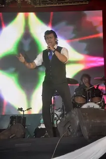 Sonu Niigam performs at Chatth Pooja