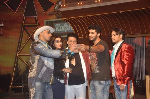 Arjun Kapoor clicks a selfie with friends at the Song Launch of Kill Dil