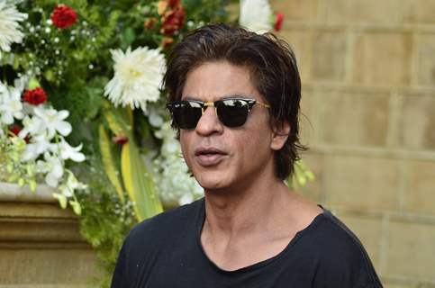 King Khan Celebrates his Birthday with Media