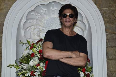 King Khan Celebrates his Birthday with Media