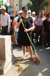 Mahima Chaudhry poses with a broom stick at Cleanliness Drive by Nahar Group