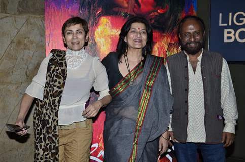 Deepa Sahi and Ketan Mehta pose with Sarika at the Special Screening of Rang Rasiya