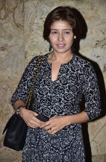 Sunidhi Chauhan poses for the media at the Special Screening of Rang Rasiya