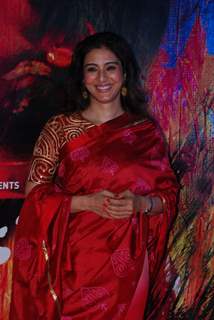 Tabu poses for the media at the Premier of Rang Rasiya