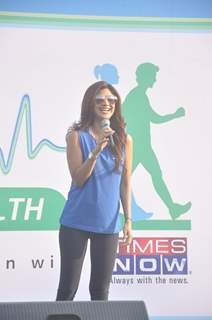 Shilpa Shetty addressing the crowd at Max Bupa Walk For Health