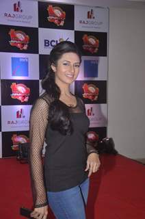 Divyanka Tripathi poses for the media at the Jersey Launch of BCL Team Jaipur Raj Joshiley