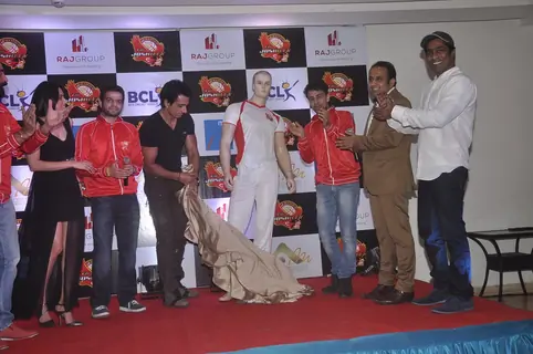 Sonu Sood unviels the Jersey of BCL Team Jaipur Raj Joshiley
