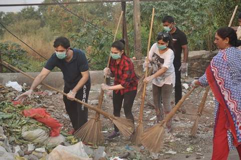 Tammanah was snapped cleaning the roads at a Cleanliness Drive