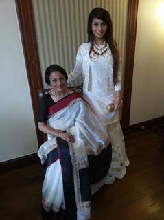 Tanishaa Mukerji with Tanuja at the Kolkatta Film Festival