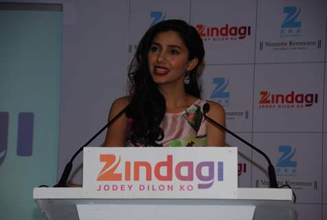 Mahira Khan addressing the audience at Mumbai