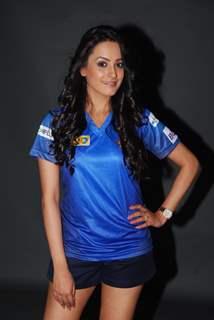 Anita Hassanandani poses for the media at the Photo Shoot of BCL Team Chandigarh Cubs