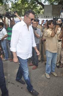 Boman Irani reached Ravi Chopra's Funeral to pay respect to the departed soul