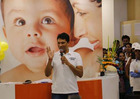 Aditya Srivastava addresses the Surya Sunshine Walkathon 2014