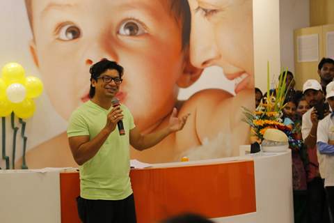 Shaan addresses the Surya Sunshine Walkathon 2014